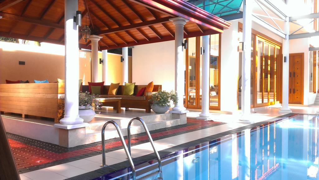 White Palace Hotel Gampaha Exterior photo