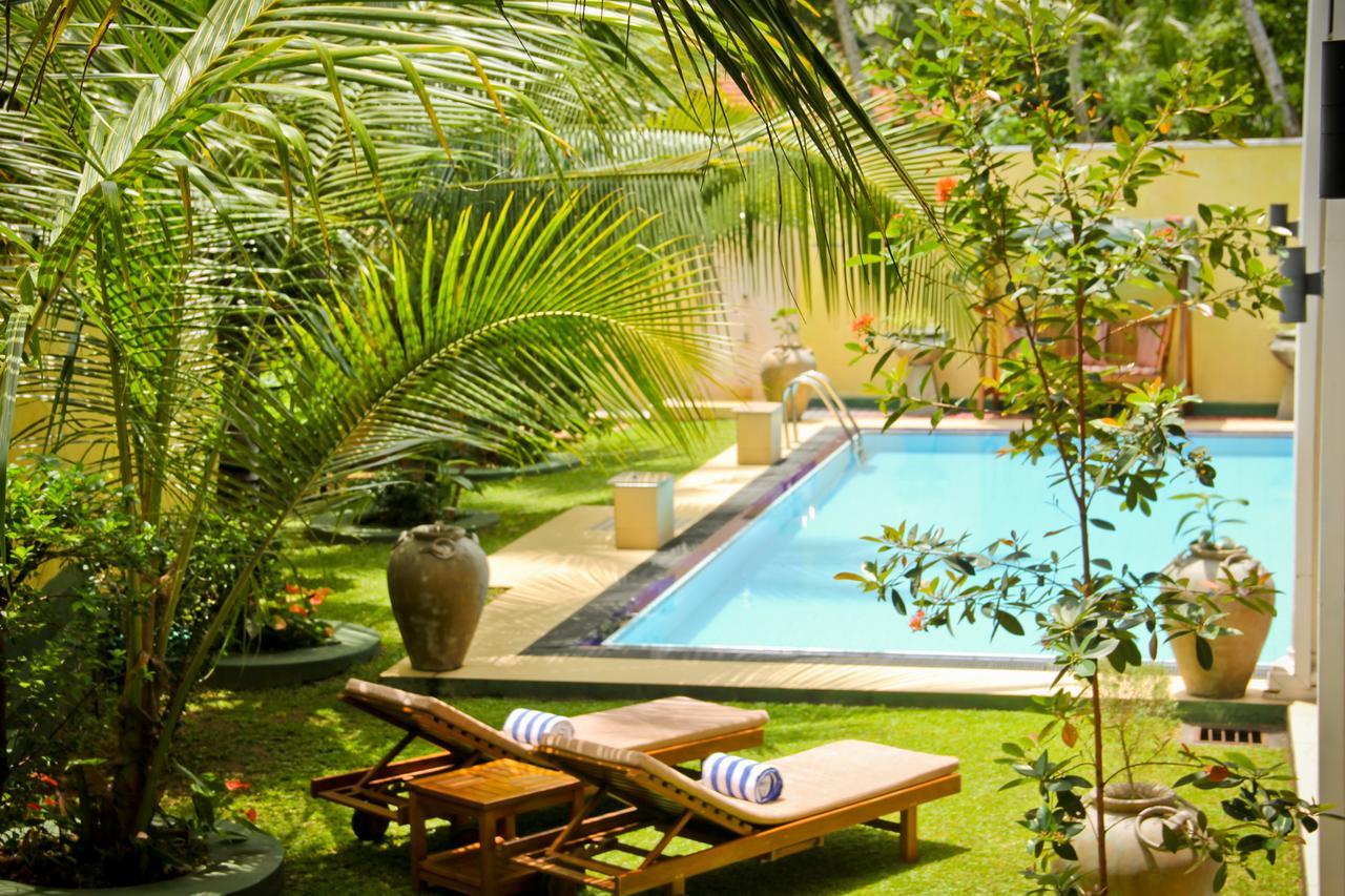 White Palace Hotel Gampaha Exterior photo